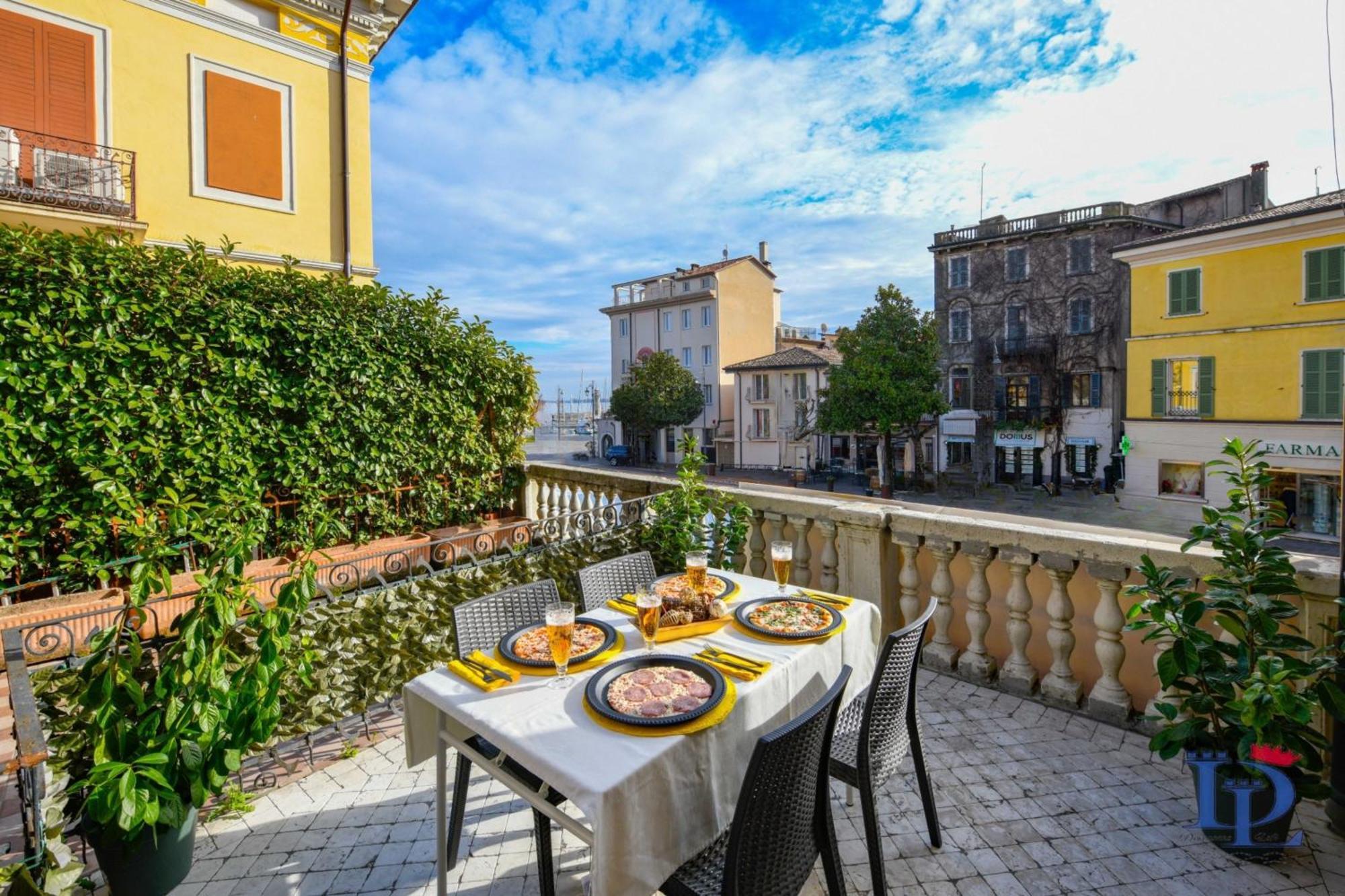 Desenzanoloft Official Partner Marriott Homes & Villas - Let It Be A Dream - Renovation 2025 Lake View Desenzano del Garda Exterior foto